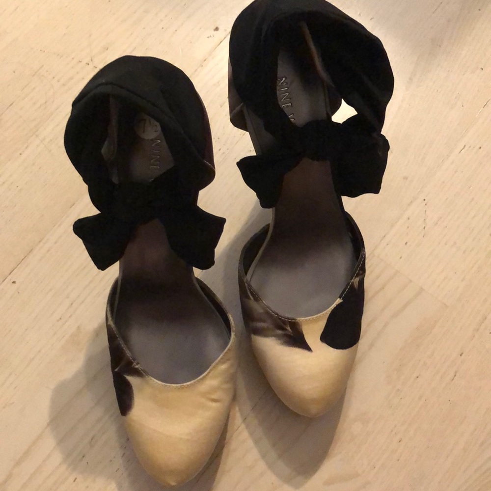 NINE WEST ballet slipper style satin stilettos